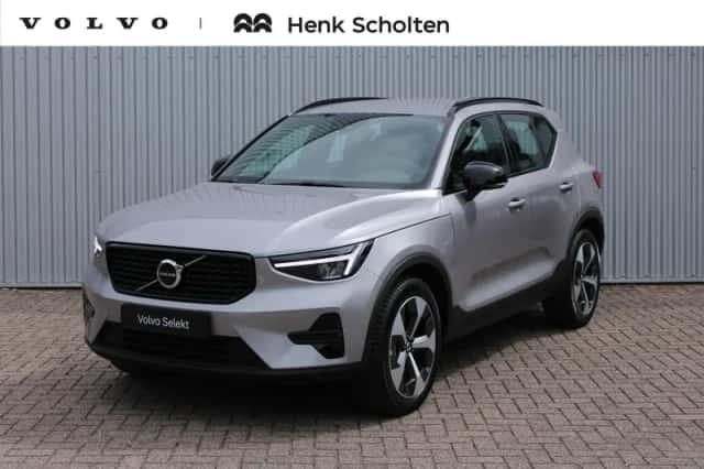 Volvo XC40 (2025) thumbnail 1