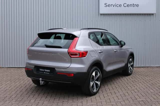 Volvo XC40 (2025) thumbnail 4