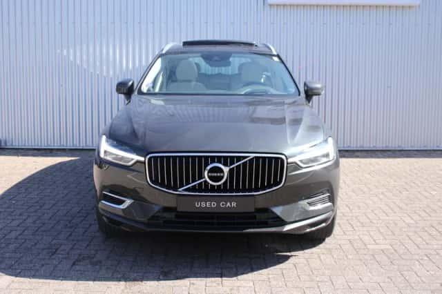 Volvo XC60 (2017) thumbnail 2