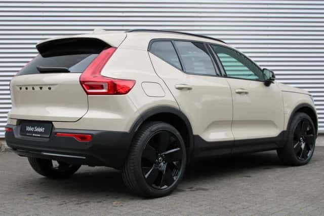 Volvo XC40 (2025) thumbnail 2