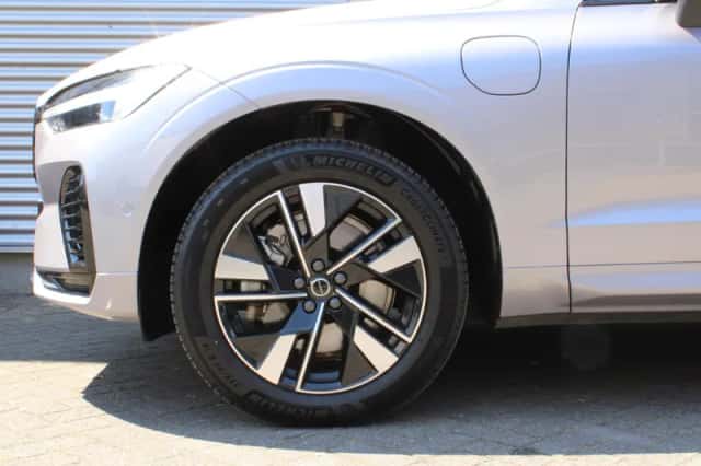 Volvo XC60 (2025) thumbnail 4
