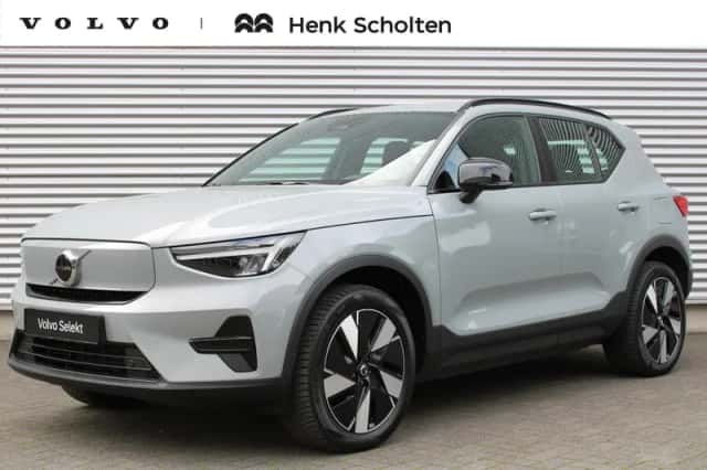 Volvo EX40 (2025) thumbnail 1