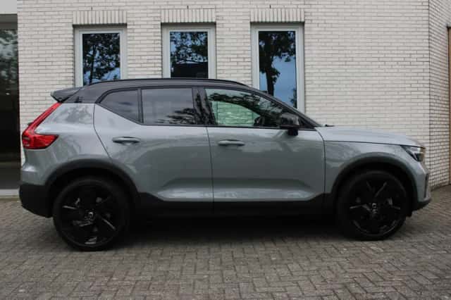 Volvo EX40 (2026) thumbnail 4