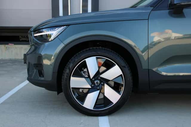 Volvo EX40 (2026) thumbnail 3