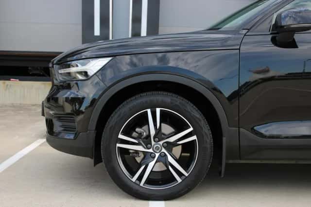 Volvo XC40 (2019) thumbnail 3