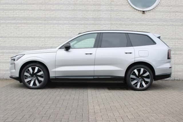Volvo EX90 (2024) thumbnail 3