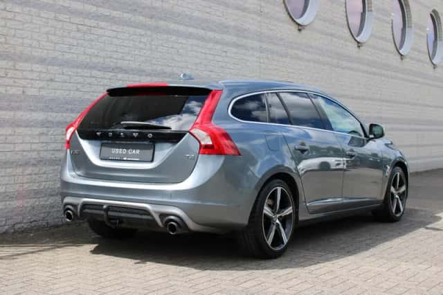 Volvo V60 (2018) thumbnail 5