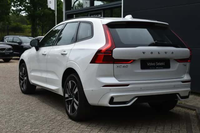 Volvo XC60 (2025) thumbnail 2