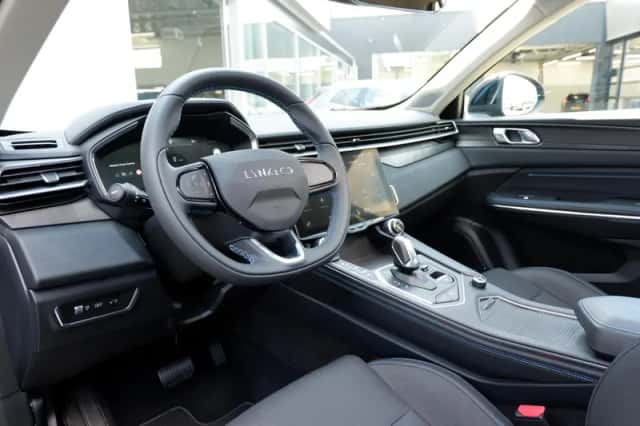 Lynk & Co 01 (2023) thumbnail 4