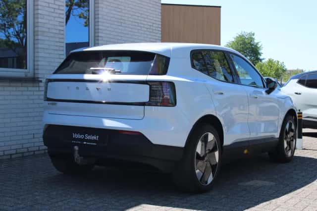 Volvo EX30 (2025) thumbnail 6