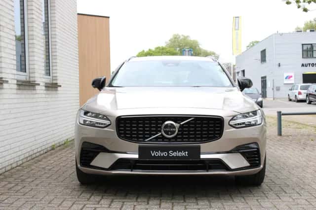 Volvo V90 (2025) thumbnail 2