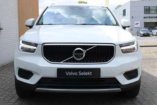 Volvo XC40 (2022) thumbnail 2