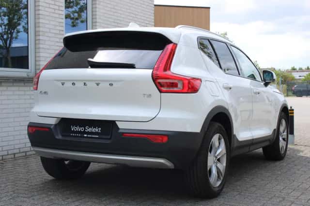 Volvo XC40 (2022) thumbnail 5