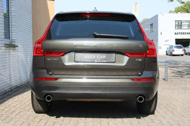Volvo XC60 (2017) thumbnail 6