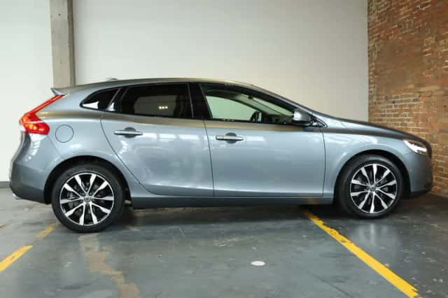 Volvo V40 (2018) thumbnail 4