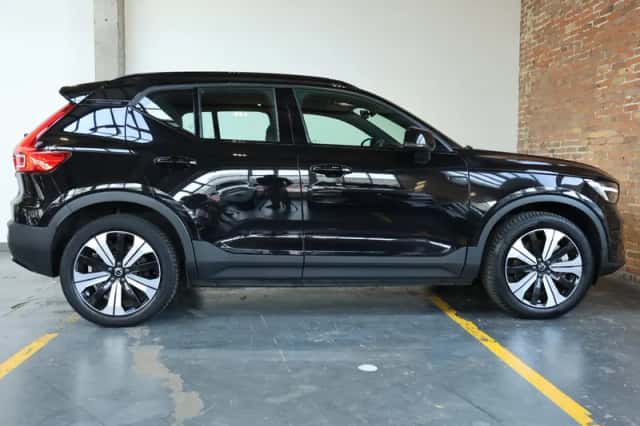 Volvo XC40 (2022) thumbnail 4