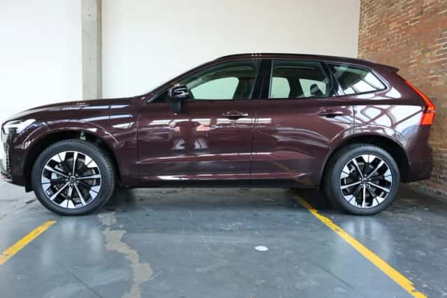 Volvo XC60 (2025) thumbnail 6