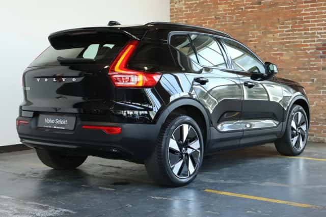 Volvo EX40 (2025) thumbnail 3