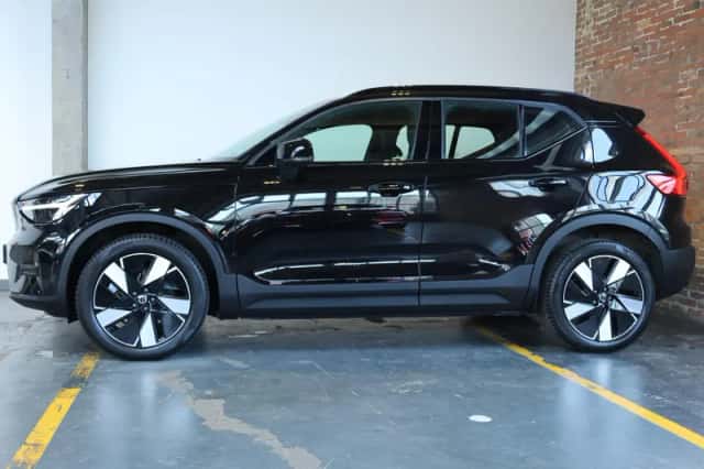 Volvo EX40 (2025) thumbnail 6