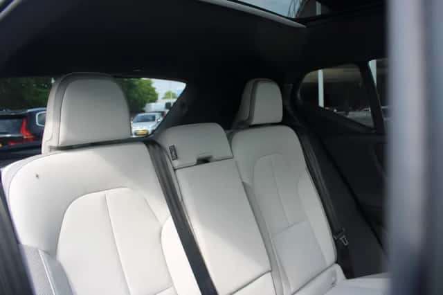 Volvo EX40 (2026) thumbnail 5