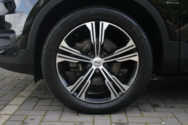 Volvo XC40 (2019) thumbnail 4