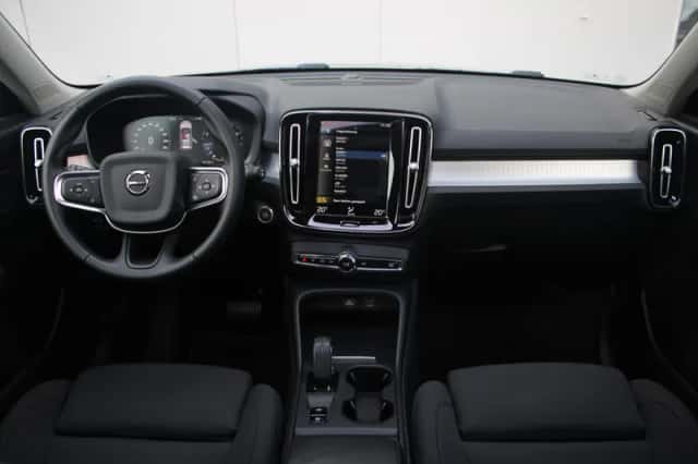 Volvo XC40 (2021) thumbnail 3