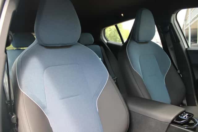 Volvo EX30 (2025) thumbnail 5
