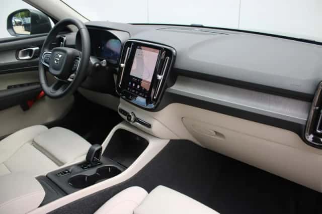 Volvo XC40 (2026) thumbnail 4