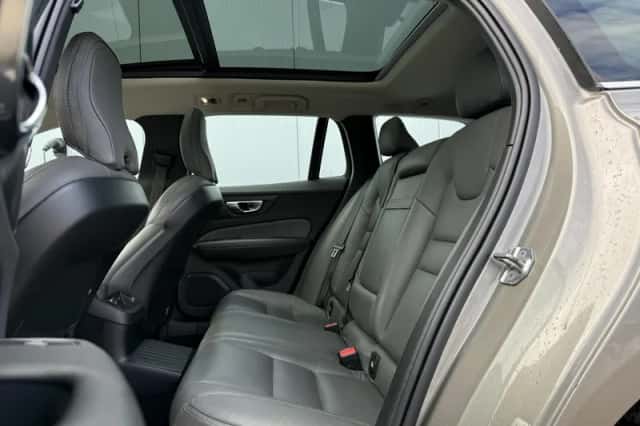 Volvo V60 (2020) thumbnail 4