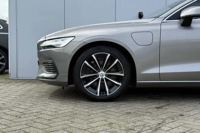 Volvo V60 (2020) thumbnail 5