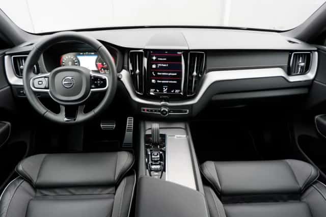 Volvo XC60 (2021) thumbnail 4