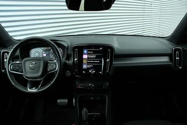 Volvo XC40 (2019) thumbnail 4