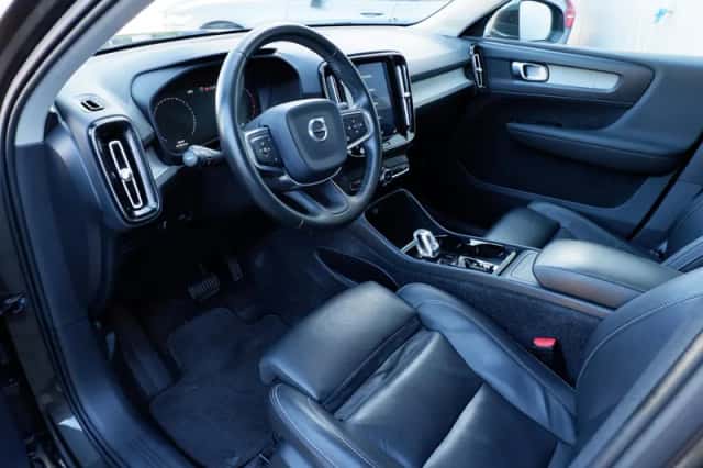 Volvo XC40 (2018) thumbnail 3