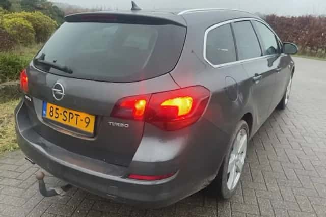 Opel Astra (2011) thumbnail 6