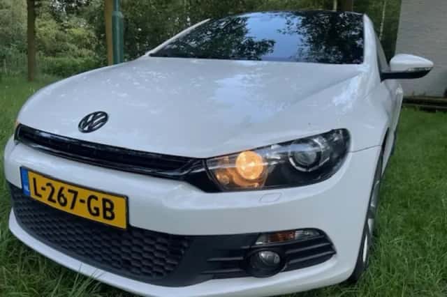 Volkswagen Scirocco (2009) thumbnail 3