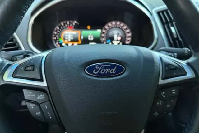 Ford Edge (2017) thumbnail 6