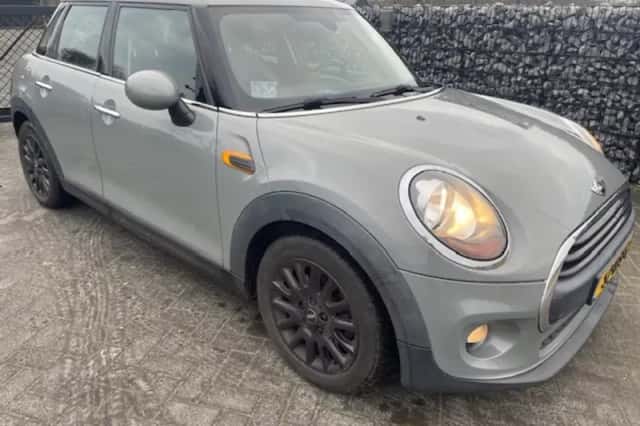 MINI Cooper (2015) thumbnail 2