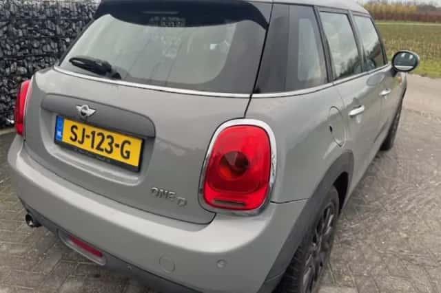 MINI Cooper (2015) thumbnail 3