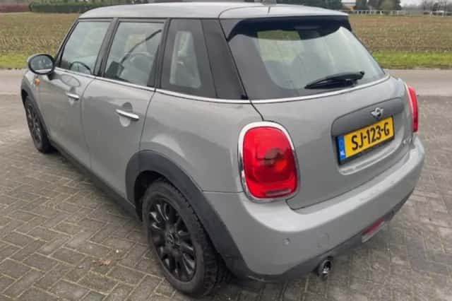MINI Cooper (2015) thumbnail 4