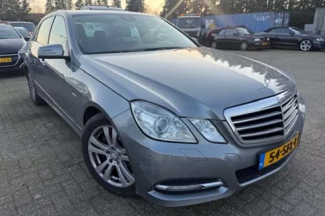 Mercedes-Benz E-Klasse (2011) thumbnail 4