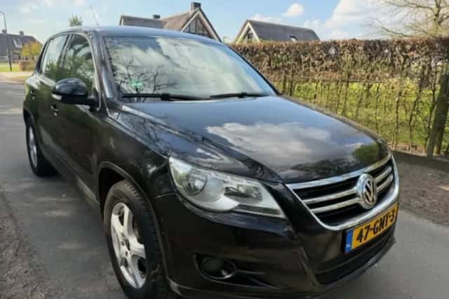 Volkswagen Tiguan (2008) thumbnail 2