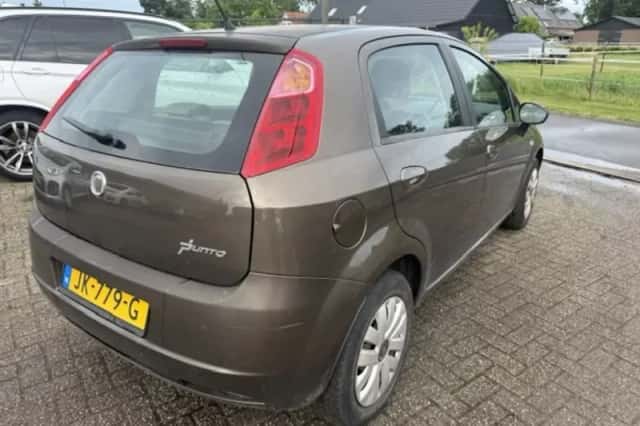Fiat Grande Punto (2009) thumbnail 2