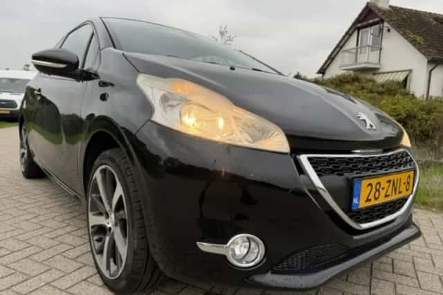 Peugeot 208 (2013) thumbnail 1