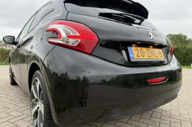 Peugeot 208 (2013) thumbnail 6