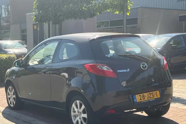 Mazda 2 (2009) thumbnail 4