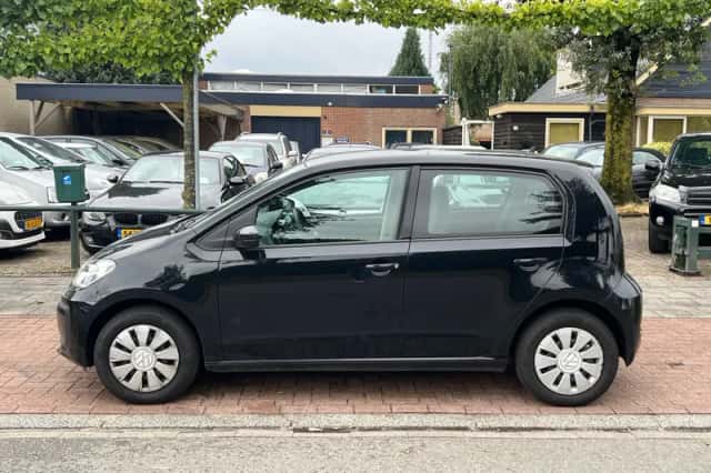 Volkswagen Up! (2021) thumbnail 3