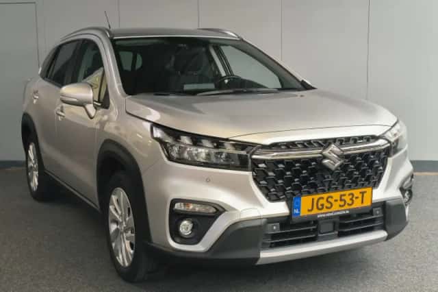 Suzuki S-Cross (2023) thumbnail 2