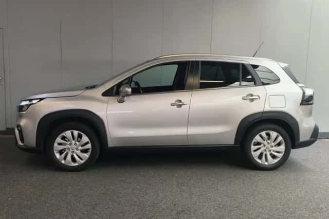 Suzuki S-Cross (2023) thumbnail 6