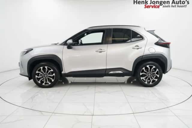 Toyota Yaris Cross (2025) thumbnail 4