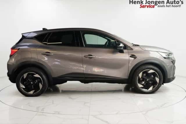 Renault Captur (2025) thumbnail 2